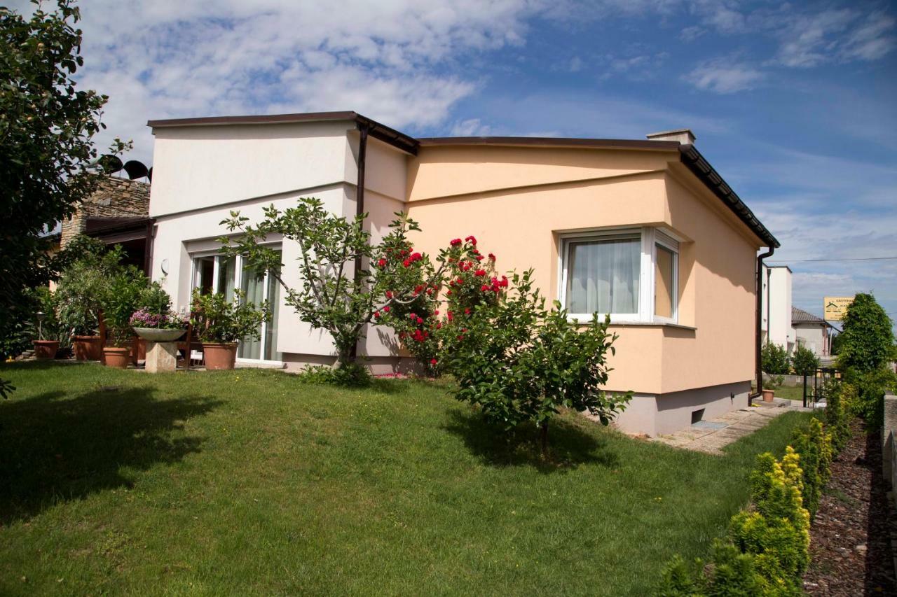 Gaestehaus Mariola Wulkaprodersdorf Exteriör bild